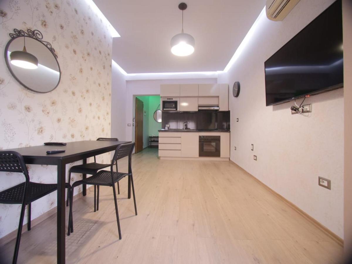 Appartement Hidden Gem In The Center Of Tirana Extérieur photo