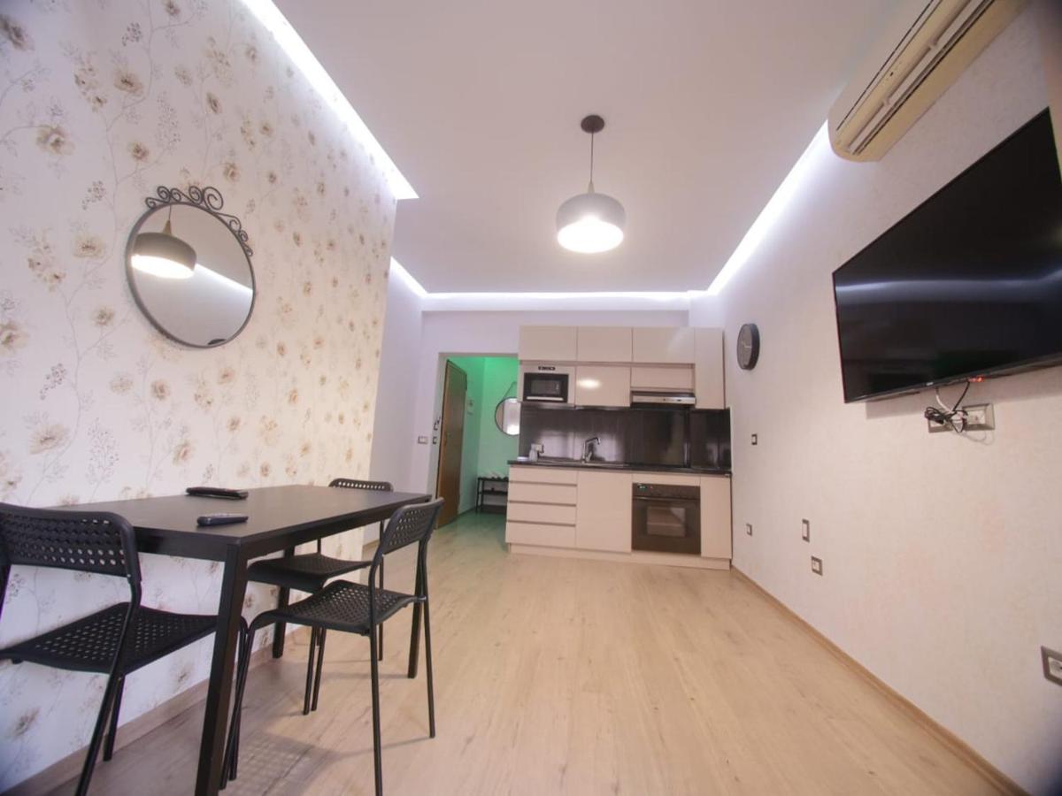 Appartement Hidden Gem In The Center Of Tirana Extérieur photo